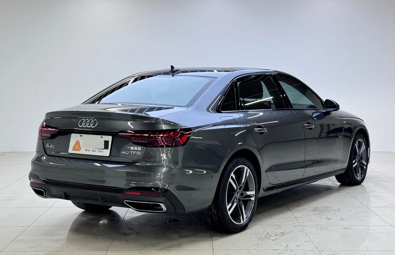 Audi 2022 A4L 2.0TFSI 40TFSI Deluxe Dynamic Automatic 3