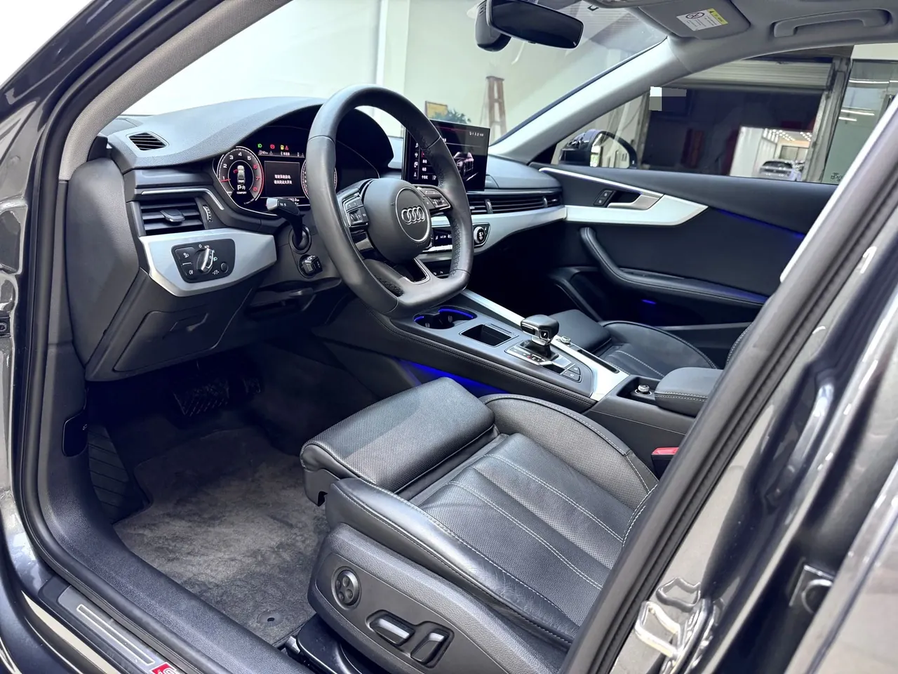 Audi 2022 A4L 2.0TFSI 40TFSI Deluxe Dynamic Automatic 4