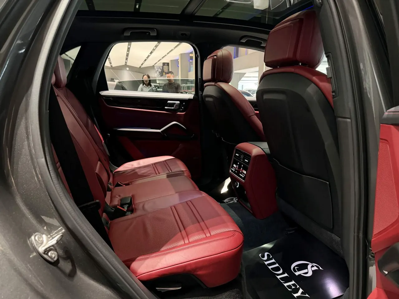 Porsche Cayenne New Energy (Imported) 2020 Cayenne Oil and Electric Hybrid 2.0T Automatic Gear 10