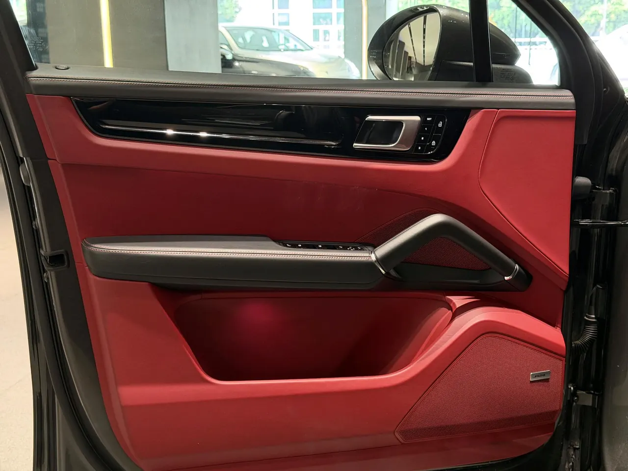 Porsche Cayenne New Energy (Imported) 2020 Cayenne Oil and Electric Hybrid 2.0T Automatic Gear 14