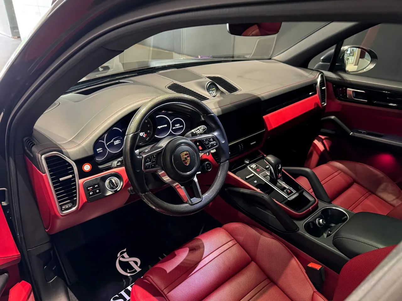 Porsche Cayenne New Energy (Imported) 2020 Cayenne Oil and Electric Hybrid 2.0T Automatic Gear 6