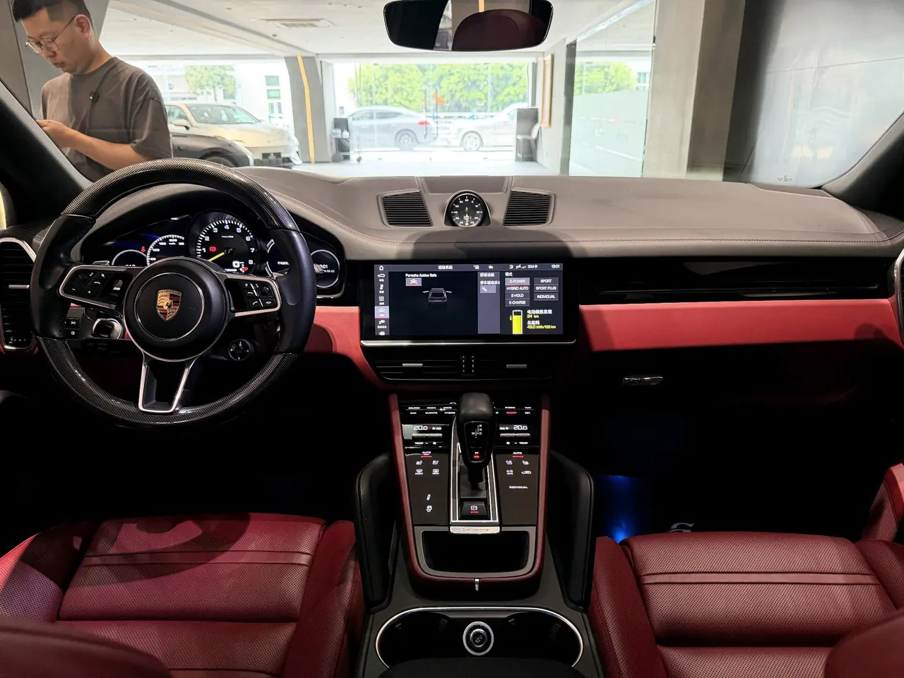 Porsche Cayenne New Energy (Imported) 2020 Cayenne Oil and Electric Hybrid 2.0T Automatic Gear 9