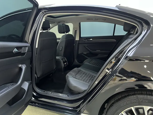 Volkswagen 2020 Magotan 2.0TSI 330TSI luxury automatic transmission 5