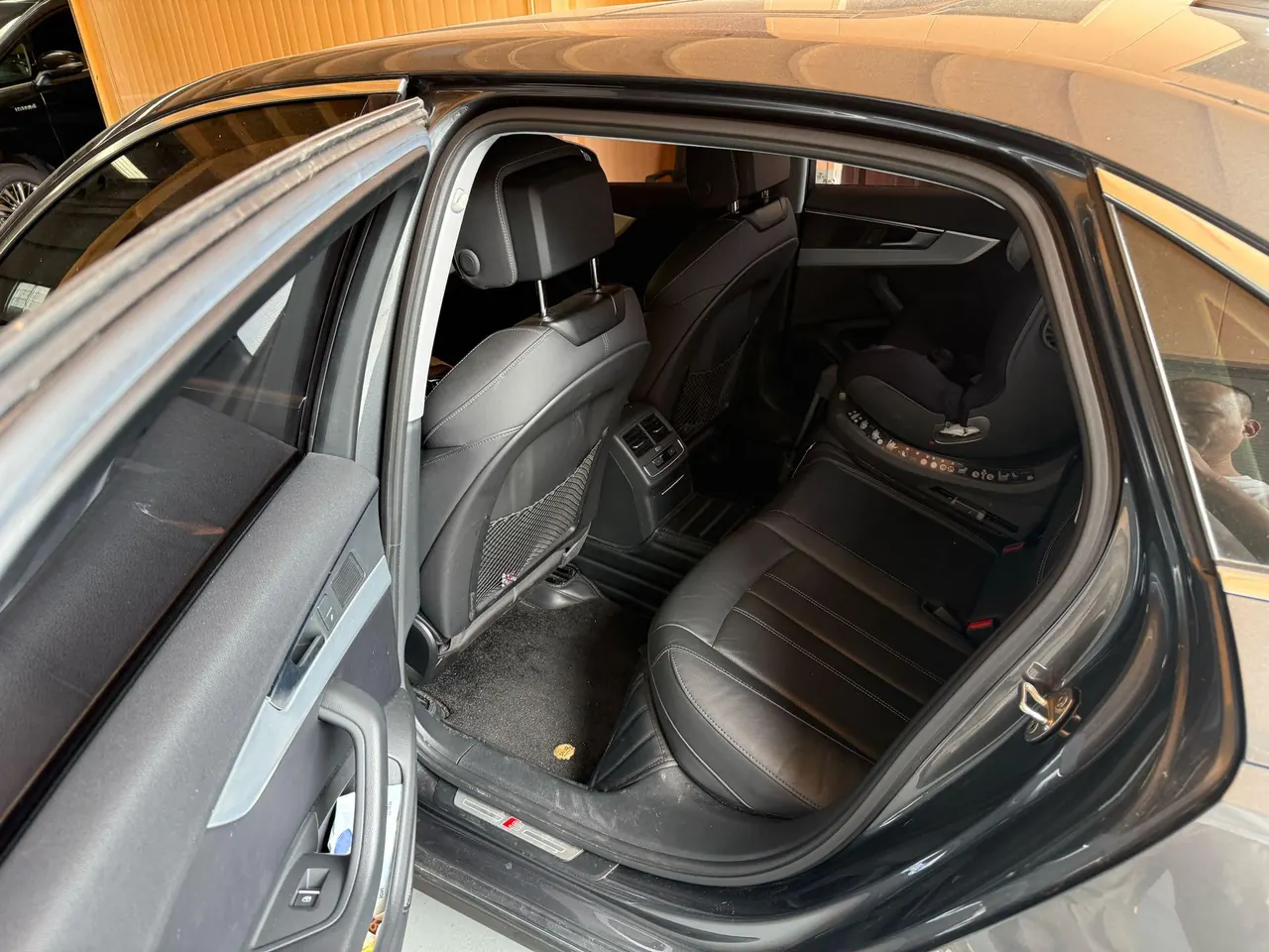 Audi 2020 A4L 2.0TFSI 40TFSI Deluxe Dynamic Automatic 5