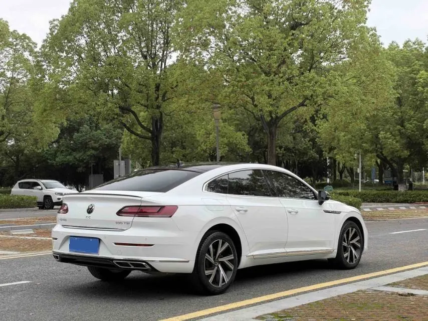 Volkswagen 2021 CC 2.0TSI 330TSI Dazzling Edition Automatic Gear 3