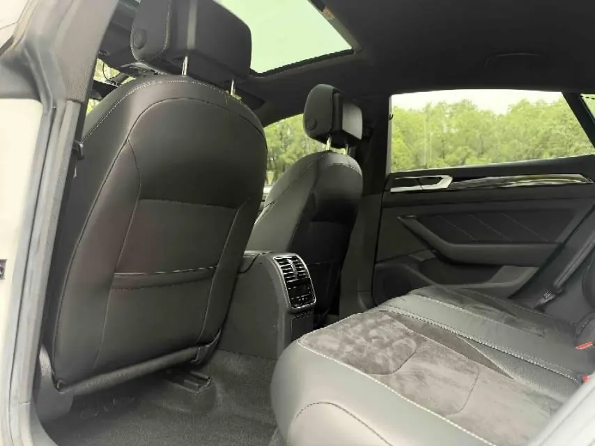 Volkswagen 2021 CC 2.0TSI 330TSI Dazzling Edition Automatic Gear 6