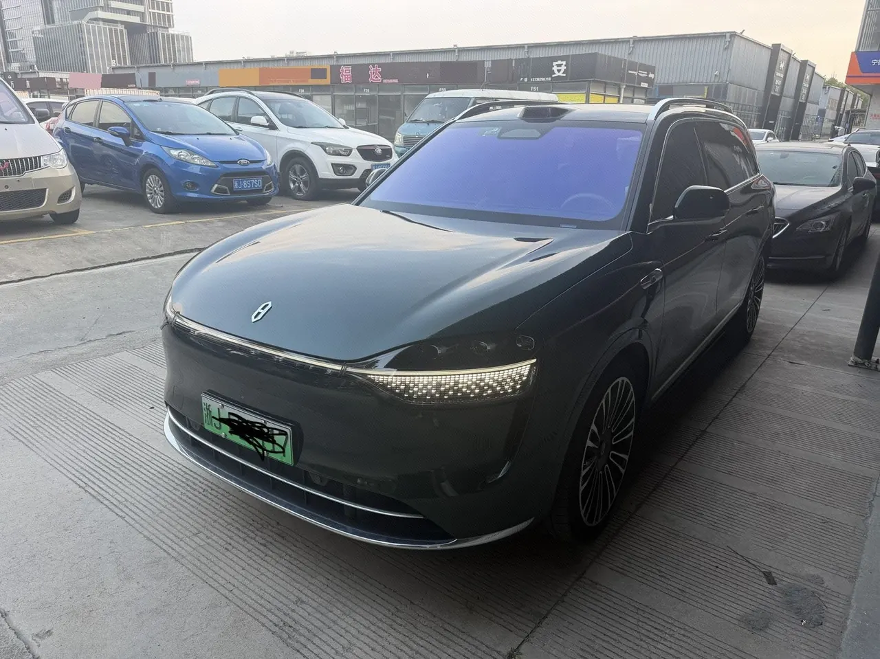 Открыть галерею: AITO 2024 AITO M9 extended range Ultra 42kWh automatic gear