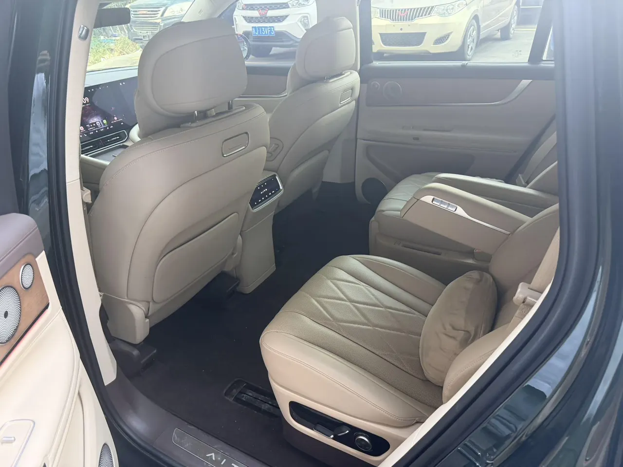 AITO 2024 AITO M9 extended range Ultra 42kWh automatic gear 5