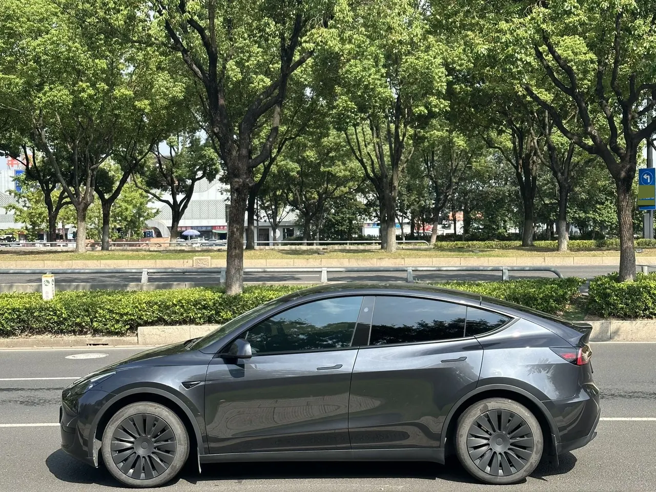 Tesla 2024 Model Y rear-wheel drive version automatic transmission 5