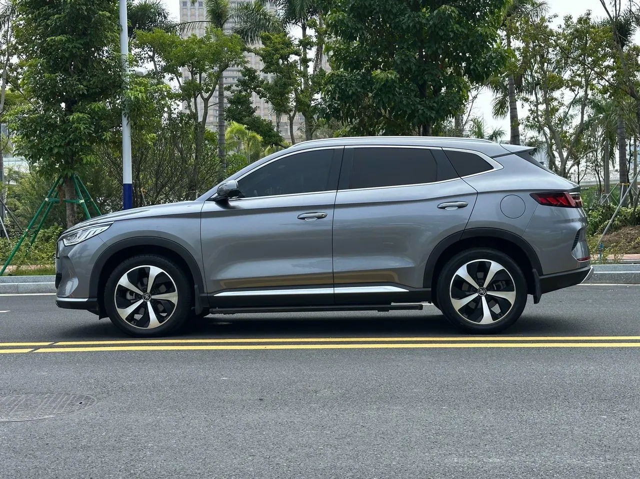 BYD Song PLUS New Energy 2021 Song PLUS DM-i 1.5 Stepless 110KM Flagship Automatic Gear 3