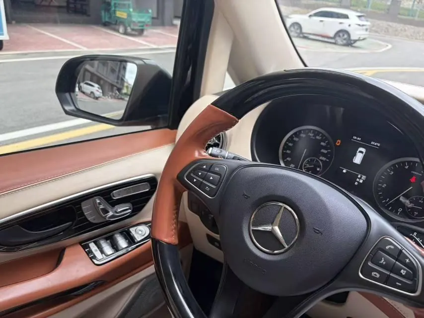Mercedes Benz 2021 Vito 2.0T Elite Edition 7-seat Automatic Gear 6