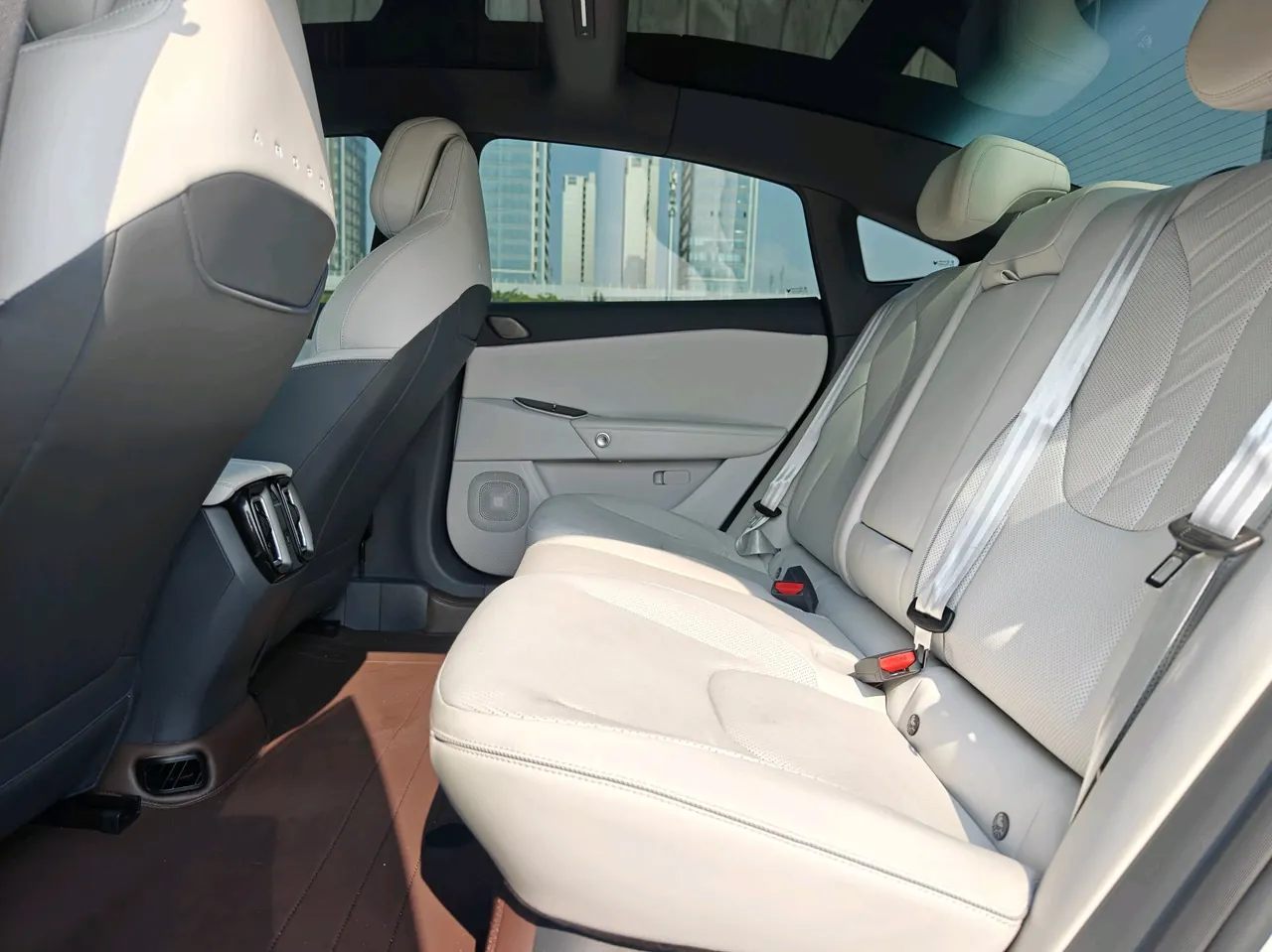 ARCFOX 2024 α S 5 560MAX automatic gear 3
