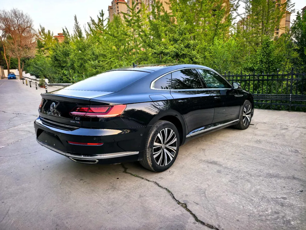 Volkswagen 2020 CC 2.0TSI 330TSI beauty version of automatic gear 3