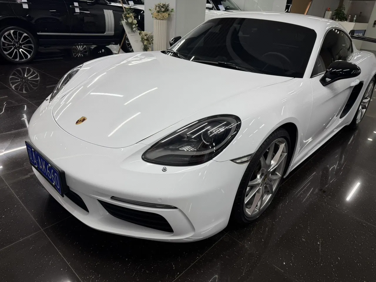 Open image lightbox: Porsche 718 (Imported) 2022 718 Carman 2.0T Automatic