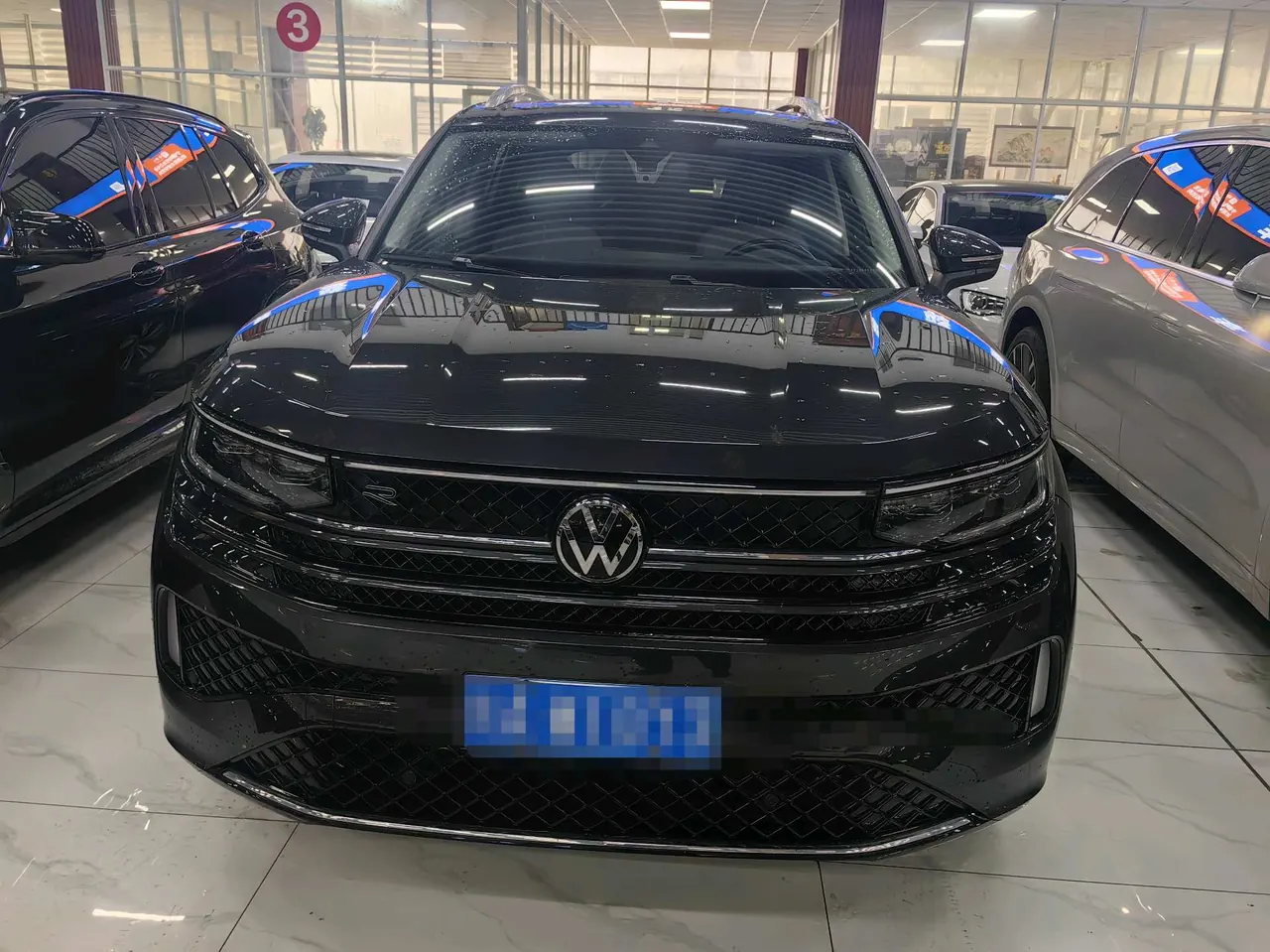Volkswagen 2023 model tour R-Line 2.0TSI 380TSI four-wheel drive parade version automatic gear 2