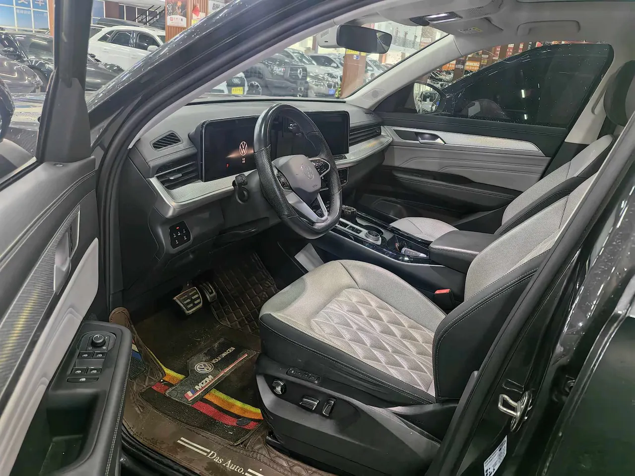 Volkswagen 2023 model tour R-Line 2.0TSI 380TSI four-wheel drive parade version automatic gear 4
