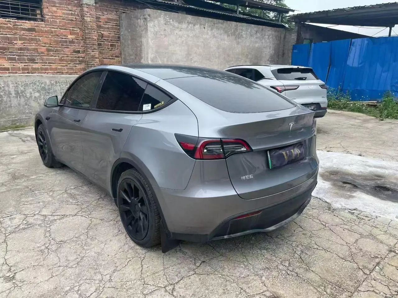 Tesla 2023 Model Y rear-wheel drive version automatic transmission 3
