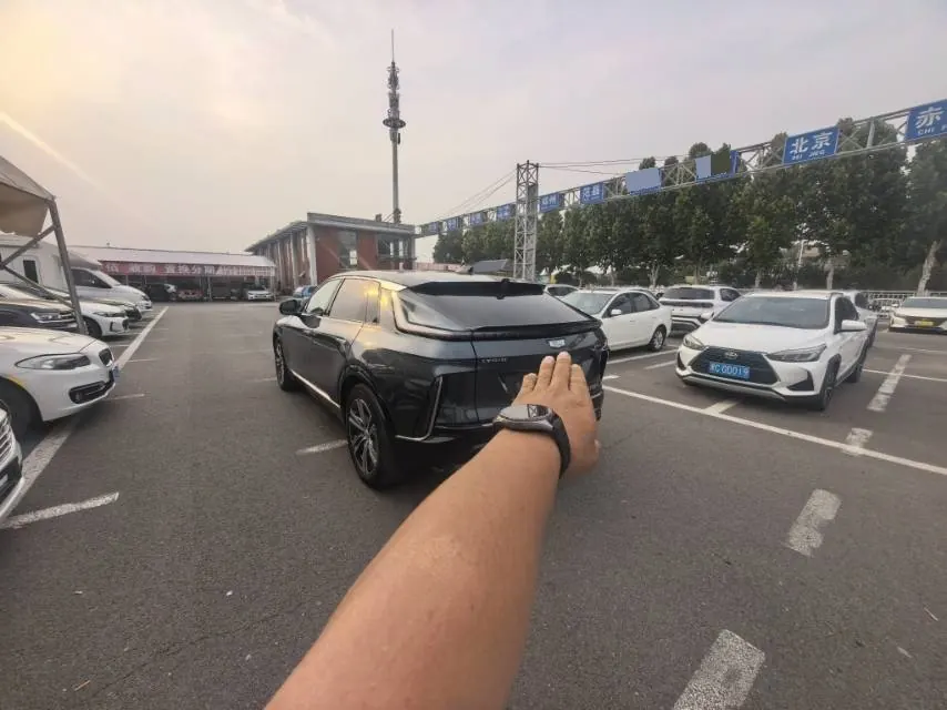 Cadillac 2022 LYRIQ (Sharp Song) Rear Drive Long Endurance Premium Edition Automatic Gear 5