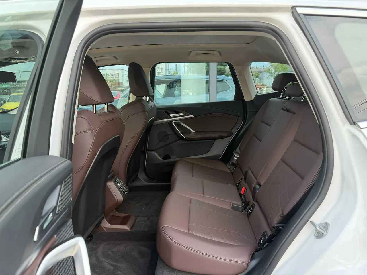 BMW 2025 iX1 eDrive25L eDrive25L m sports suit automatic gear 3