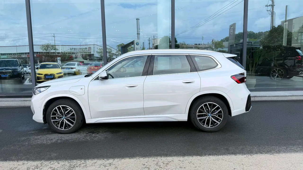 BMW 2025 iX1 eDrive25L eDrive25L m sports suit automatic gear 6