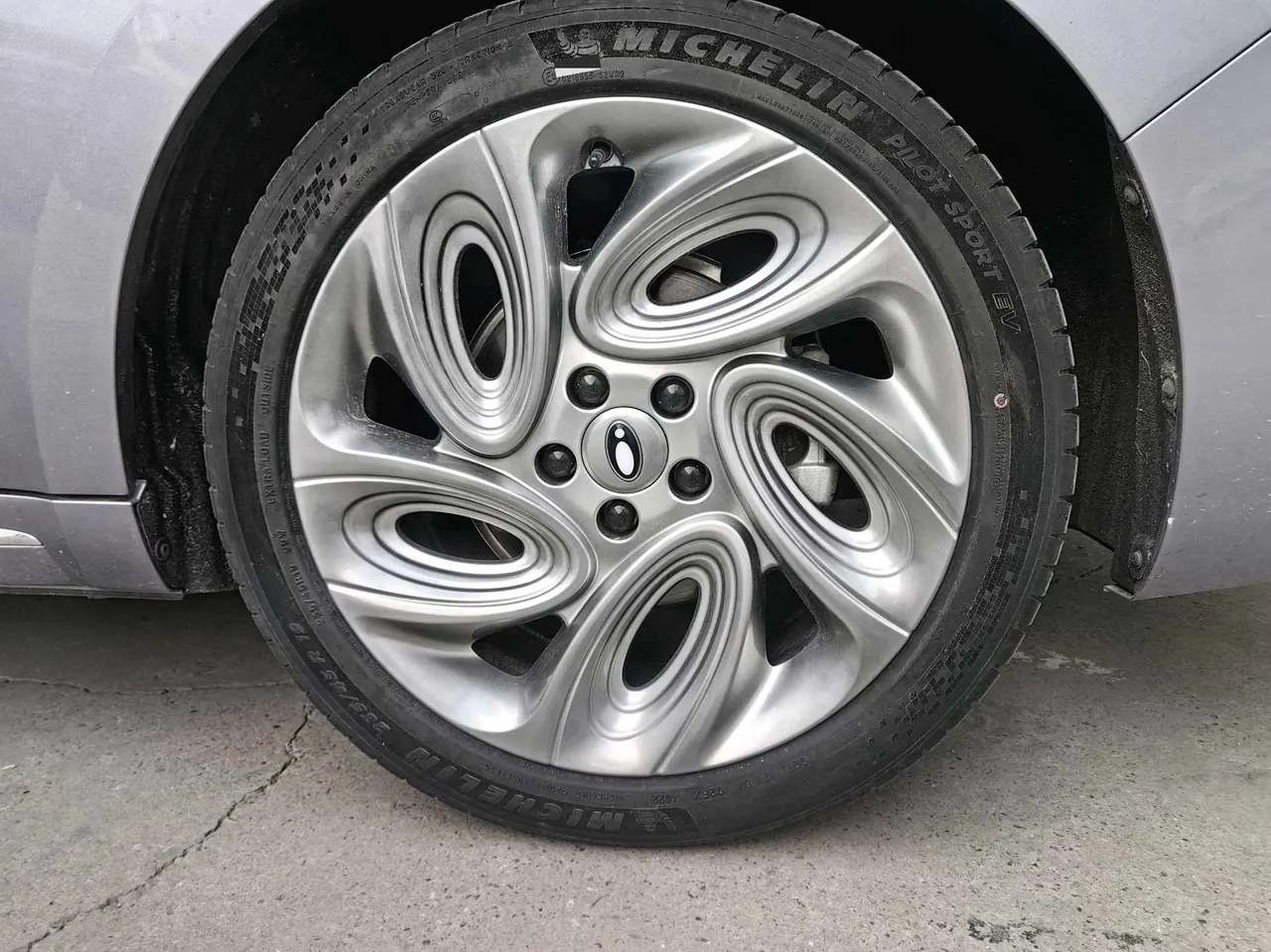 Ora 2022 Lightning Cat 555km Premium Edition Automatic Gear 8