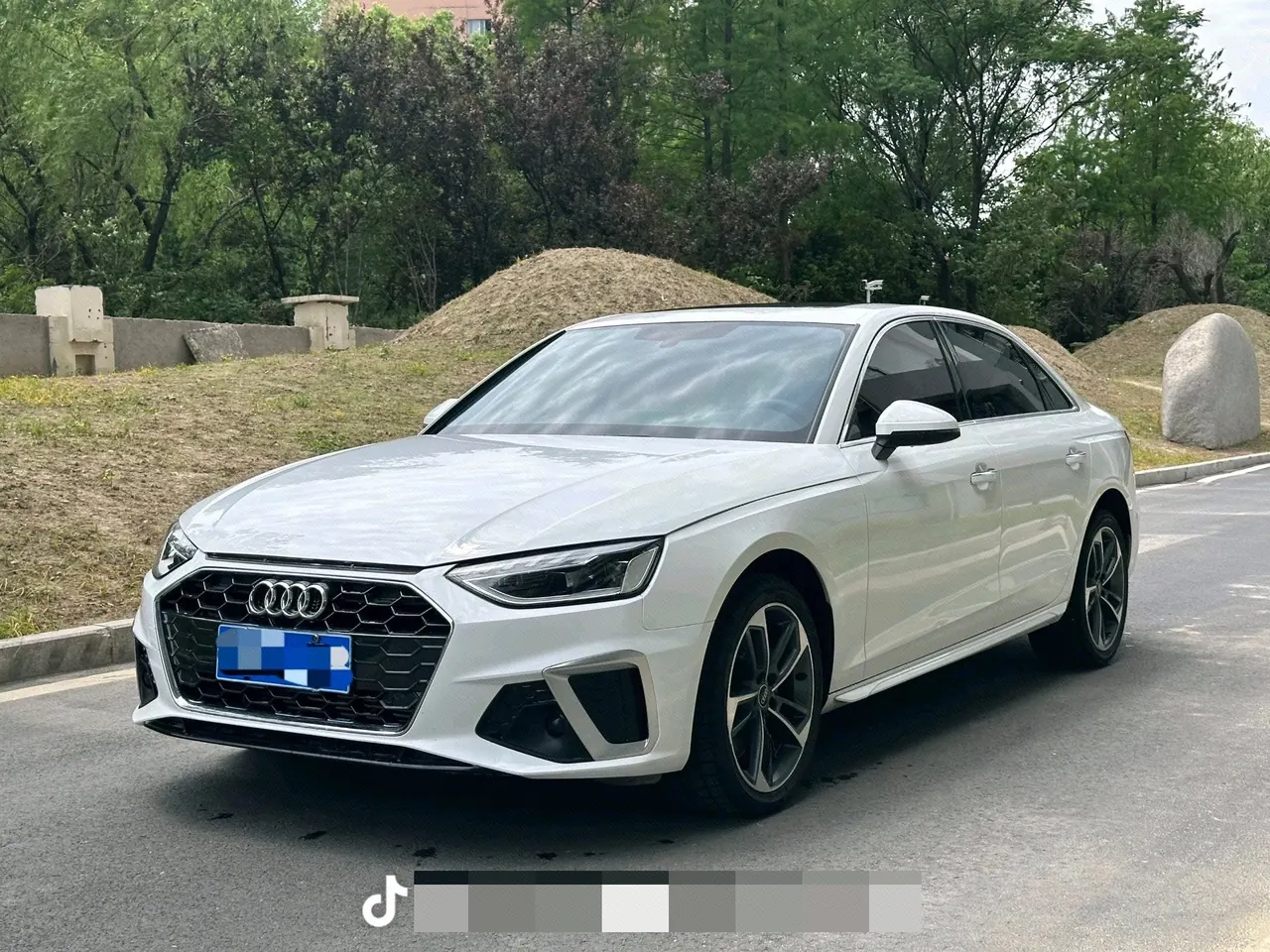 Open image lightbox: Audi 2020 A4L 2.0TFSI 40TFSI Deluxe Dynamic Automatic