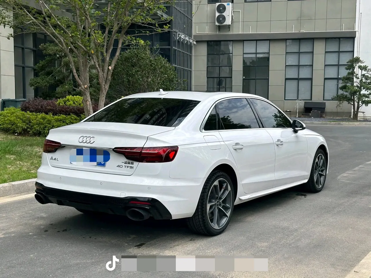 Audi 2020 A4L 2.0TFSI 40TFSI Deluxe Dynamic Automatic 3