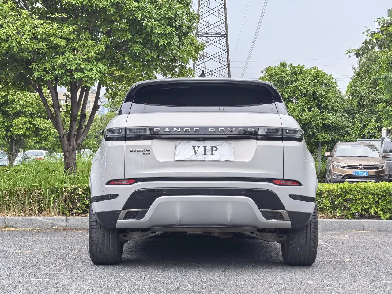 Land Rover 2022 Range Rover Aurora L 48V 2.0T 249PS R-Dynamic Deluxe Automatic Gear 9