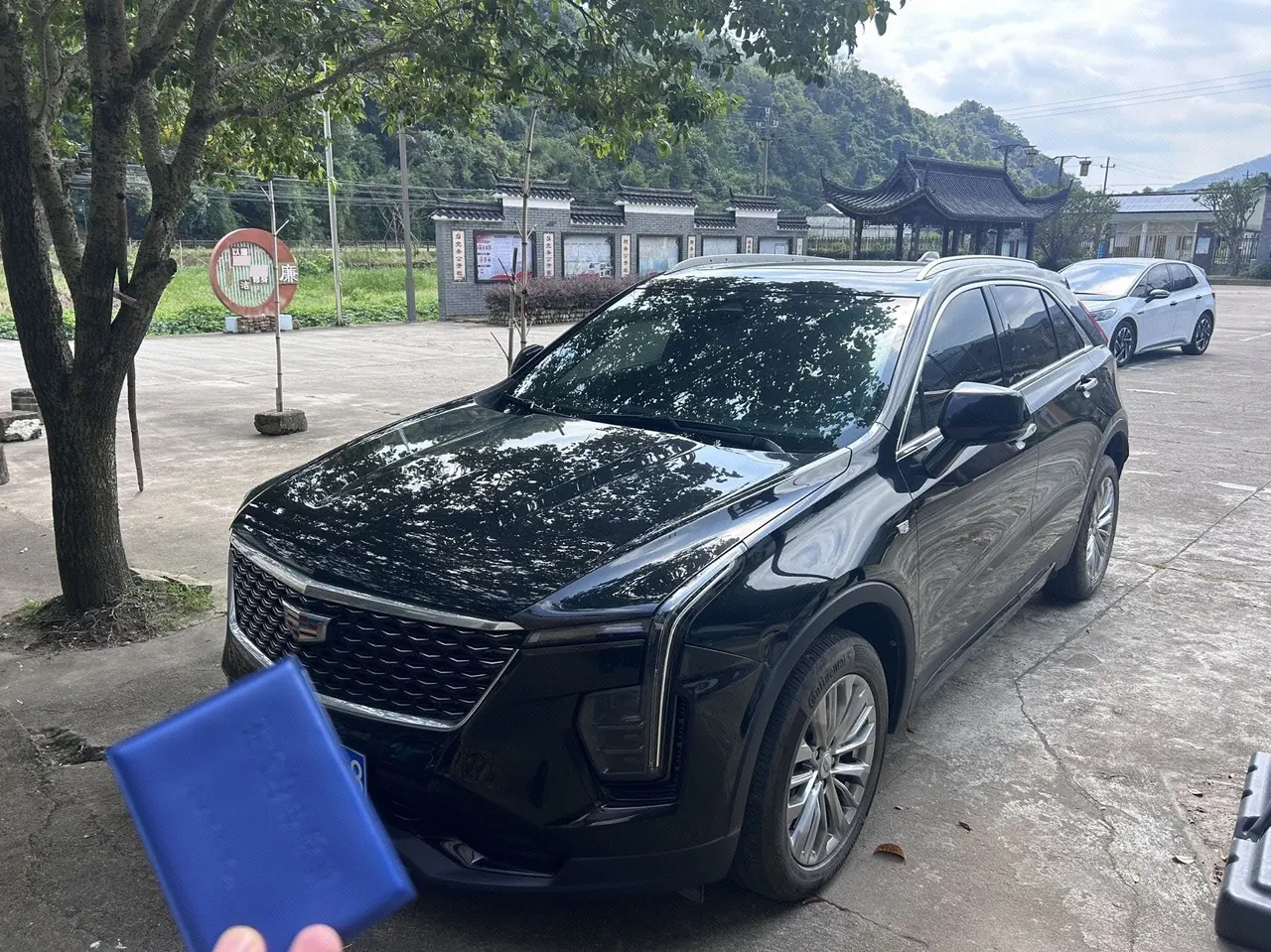 Open image lightbox: Cadillac 2024 XT4 48V 2.0T 28T Two-Drive Luxury Automatic Gear