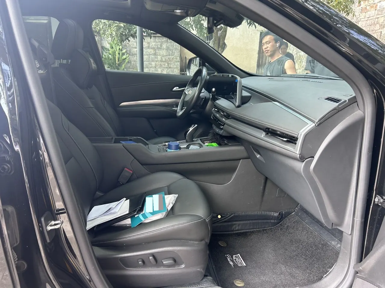 Cadillac 2024 XT4 48V 2.0T 28T Two-Drive Luxury Automatic Gear 6