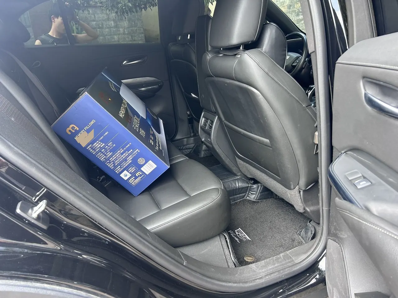 Cadillac 2024 XT4 48V 2.0T 28T Two-Drive Luxury Automatic Gear 7