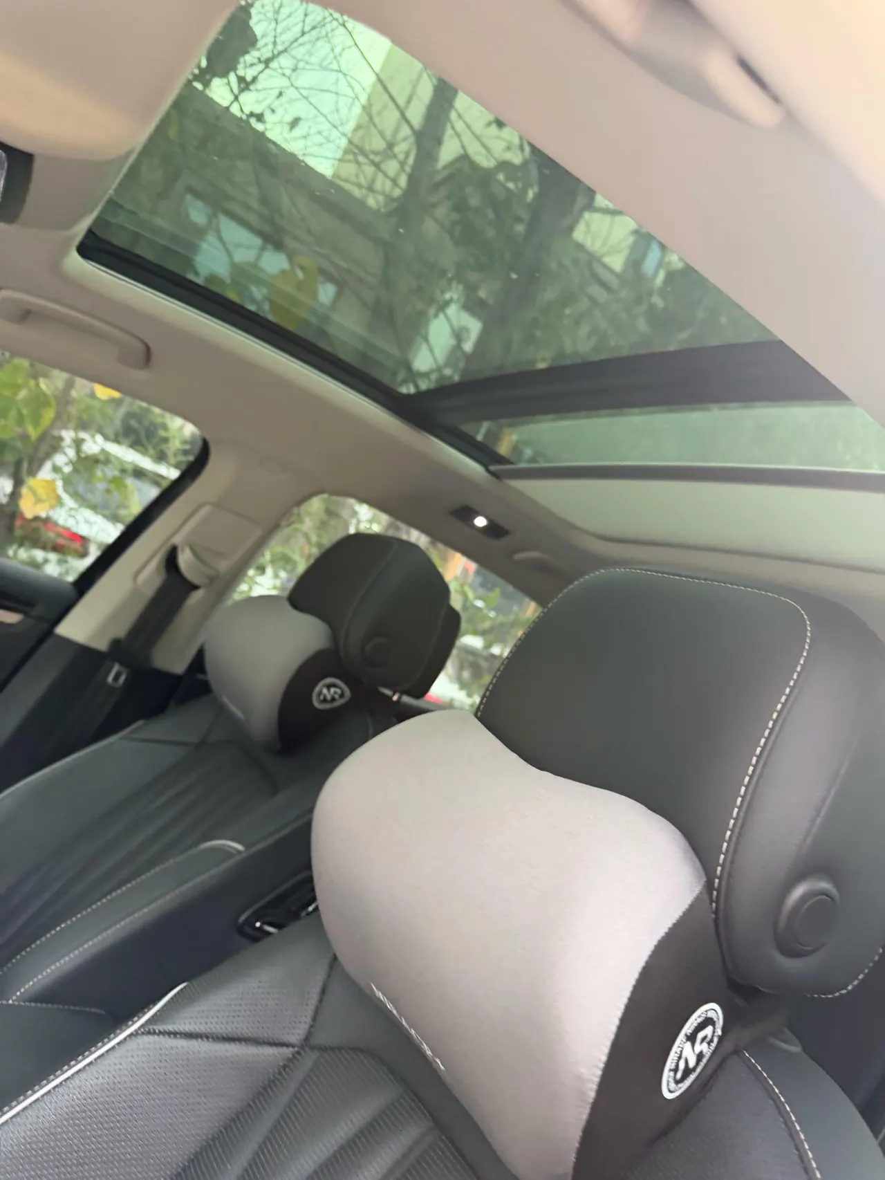 Volkswagen 2022 Passat 2.0TSI 330TSI Star Deluxe Edition Automatic Transmission 4