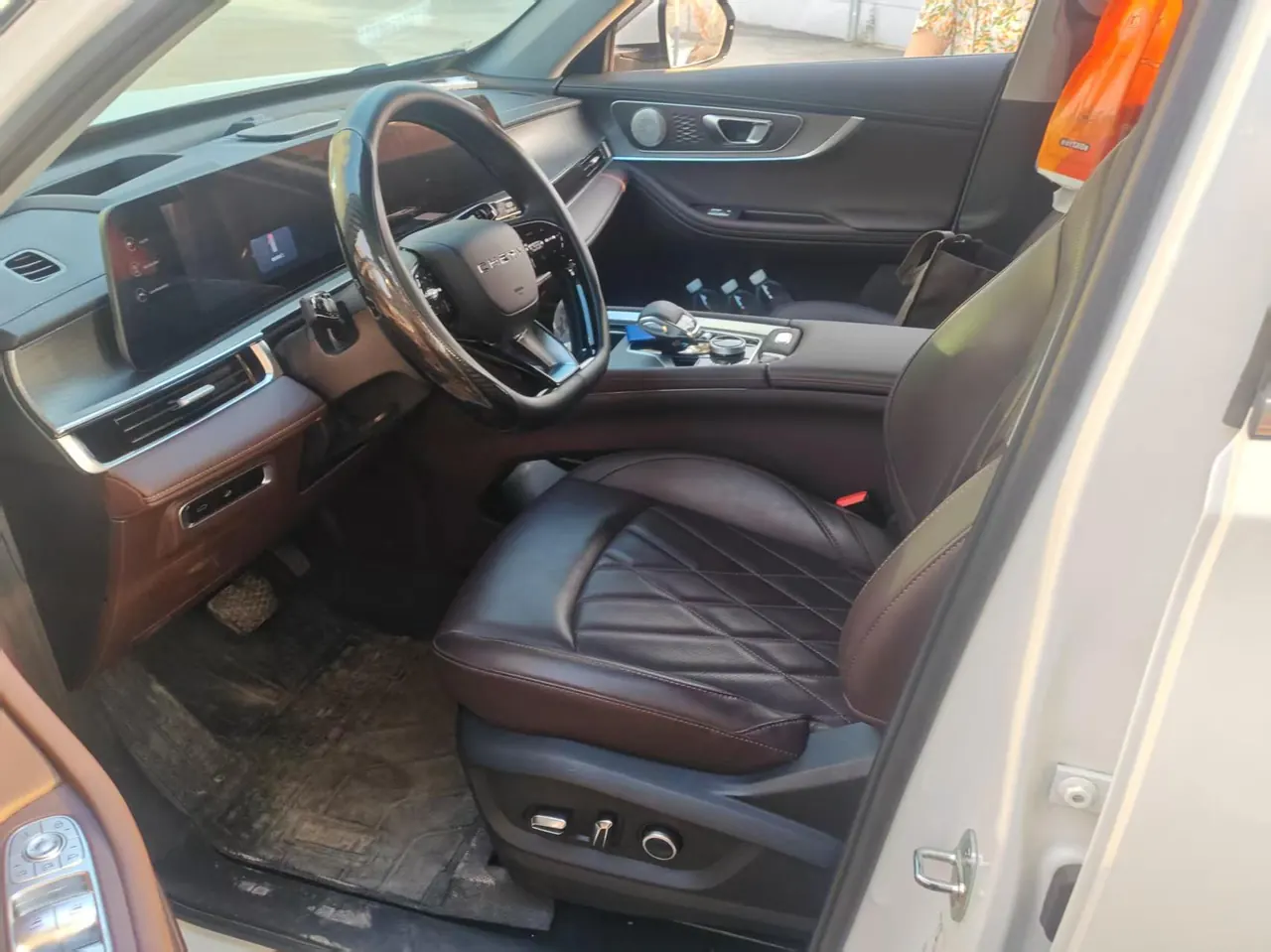 Chery 2024 Ruihu 8 PRO 2.0T 390T Champion Edition Two-wheel Drive Pride Edition 7-seat Automatic Gear 5