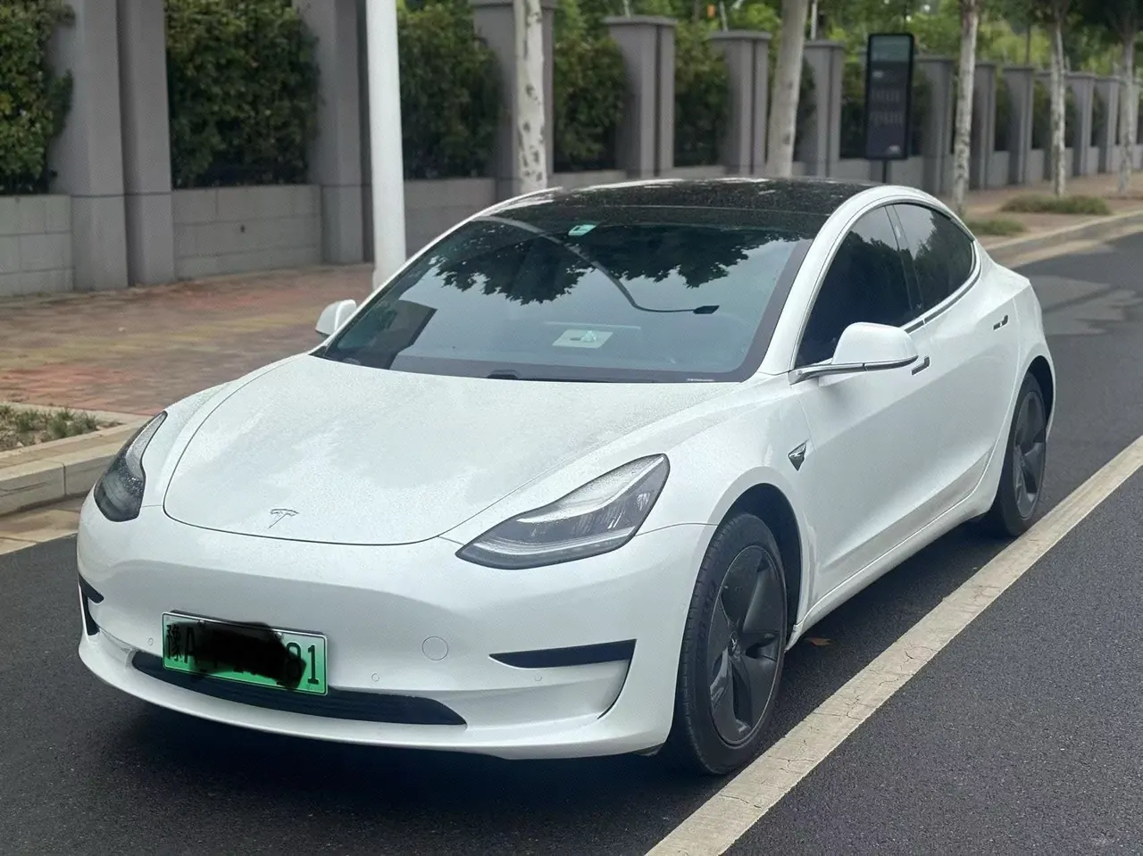 Open image lightbox: Tesla 2020 Model 3 Standard Endurance Rear Drive Upgraded Automatic Gear