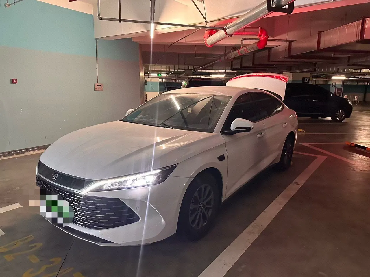 Открыть галерею: BYD 2025 Qin L DM-i 1.5 stepless smart driving version 80KM leading automatic gear