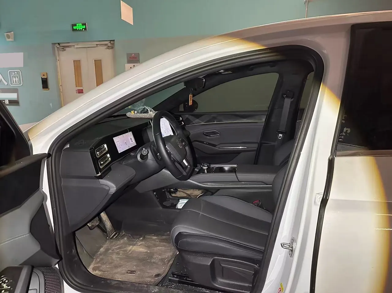 BYD 2025 Qin L DM-i 1.5 stepless smart driving version 80KM leading automatic gear 5