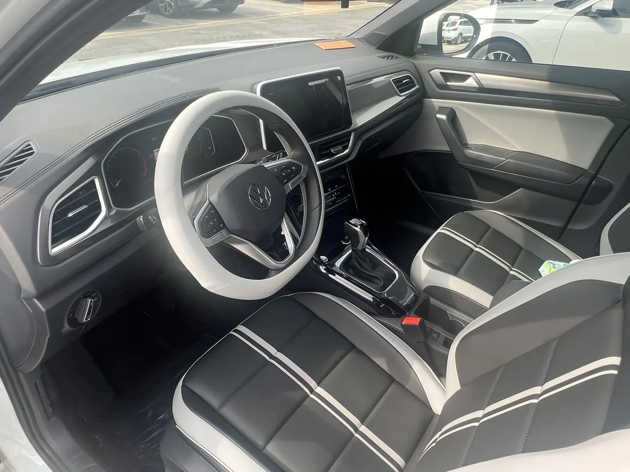 Volkswagen 2026 Tange 1.5TSI 300TSI Two-Drive Chen Guang Edition Automatic Gear 6
