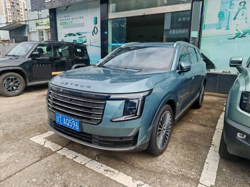 Open image lightbox: Jetour 2025 X70L 2.0TD flagship 7-seat automatic gear