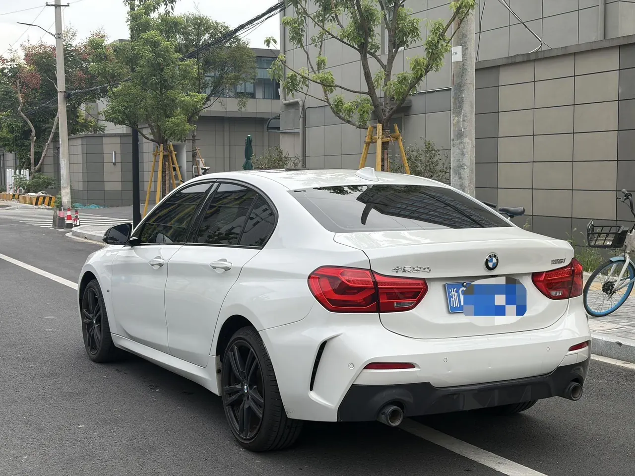 BMW 1 Series 2022 125i 2.0T M Sports Obsidian Night Edition Automatic Gear 6