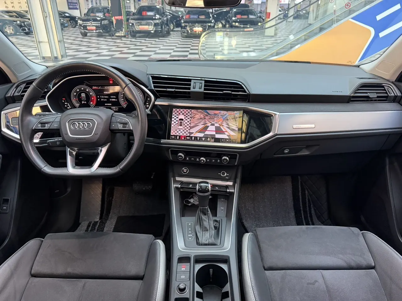Audi 2022 Q3 1.4TFSI 35TFSI Fashion Dynamic Automatic 10