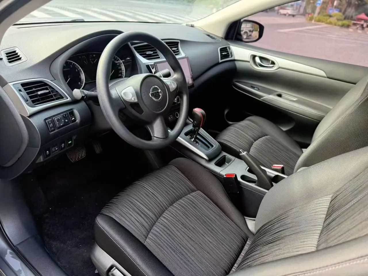 Nissan 2022 Sylphy Classic 1.6 Stepless XL Deluxe Automatic Gear 9