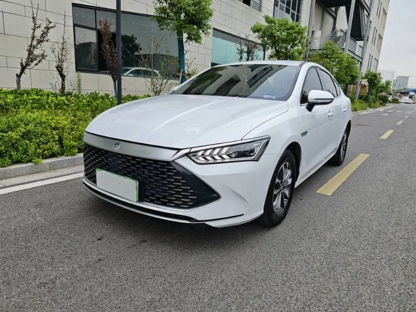 Open image lightbox: BYD 2024 Qin PLUS DM-i 1.5 stepless glory version 55KM leading automatic gear