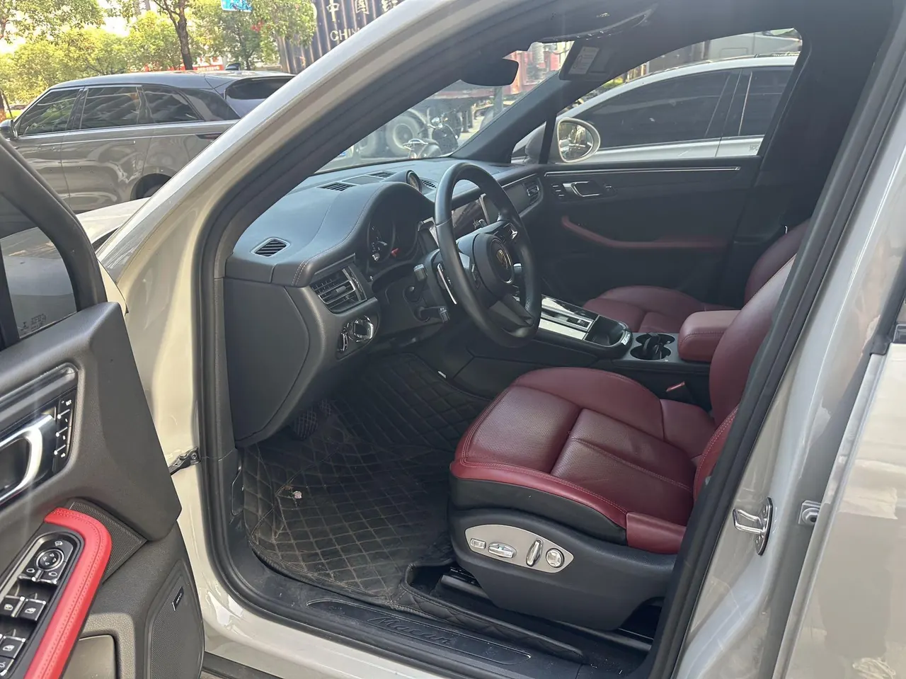 Porsche Macan (Imported) 2022 Macan 2.0T Automatic Gear 5