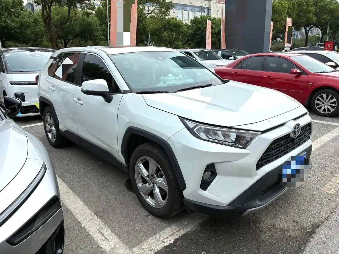 Toyota 2021 RAV4 Rongbo 2.0 Stepless Two-Drive Fashion PLUS Edition Automatic Gear 3