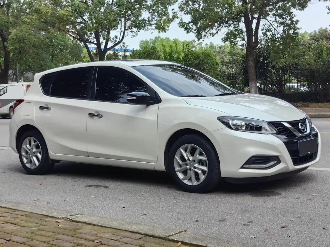 Nissan 2021 Tiida 1.6 Stepless Smart Edition Automatic Gear 3