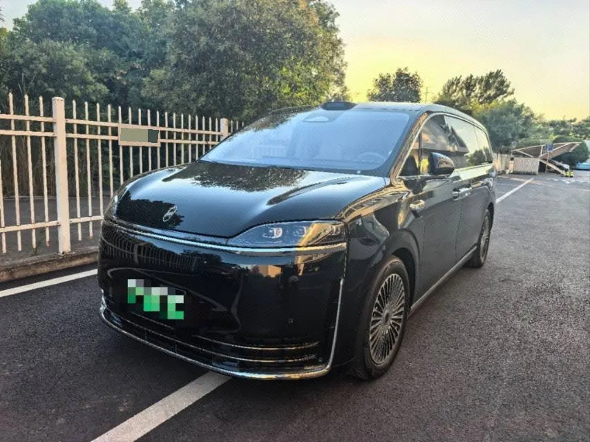 Intellectual 2026 V9 Ultra Automatic Transmission - View 1