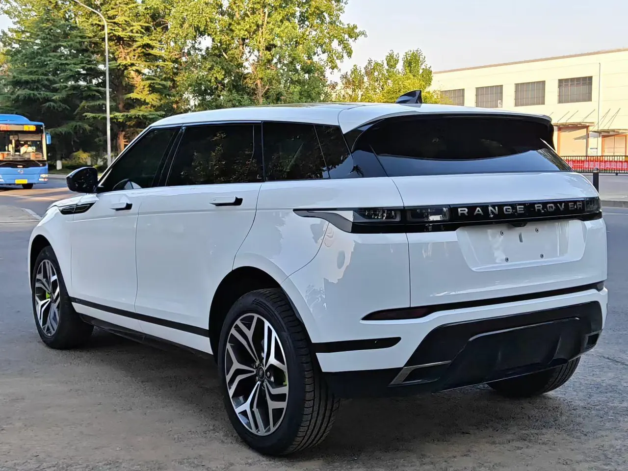 Land Rover 2022 Range Rover Aurora L 48V 2.0T 249PS R-Dynamic Deluxe Automatic Gear 5