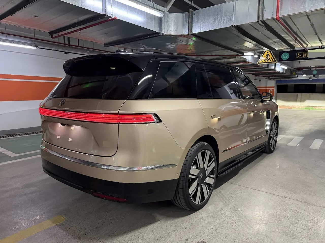NIO 2026 ES 9 102kWh Administrative Island Signature Edition Automatic Gear 4