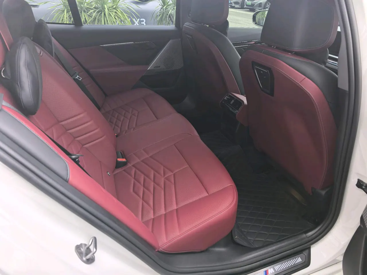 BMW 2024 i5 eDrive 35L M sports suit automatic gear 7