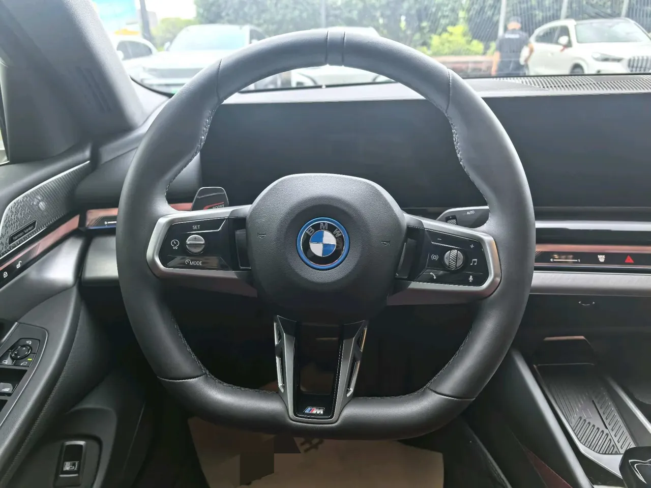 BMW 2024 i5 eDrive 35L M sports suit automatic gear 9